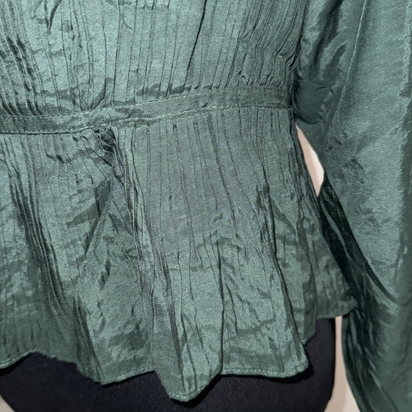 Bohme Pleated Puff Sleeve Peplum Blouse SZ  Small - Picture 3 of 9